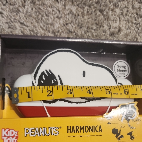 Peanuts Snoopy Harmonica - Red, White, and Black - Picture 4 of 5